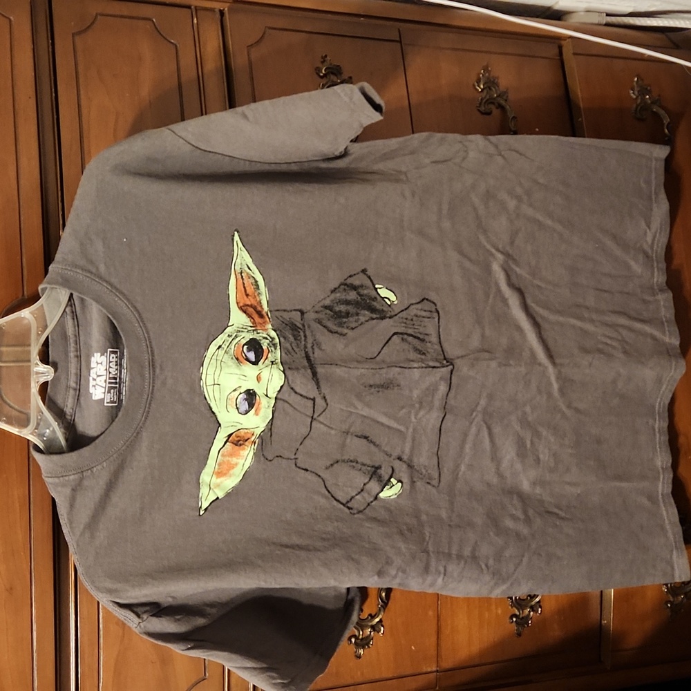Baby Yoda t-shirt